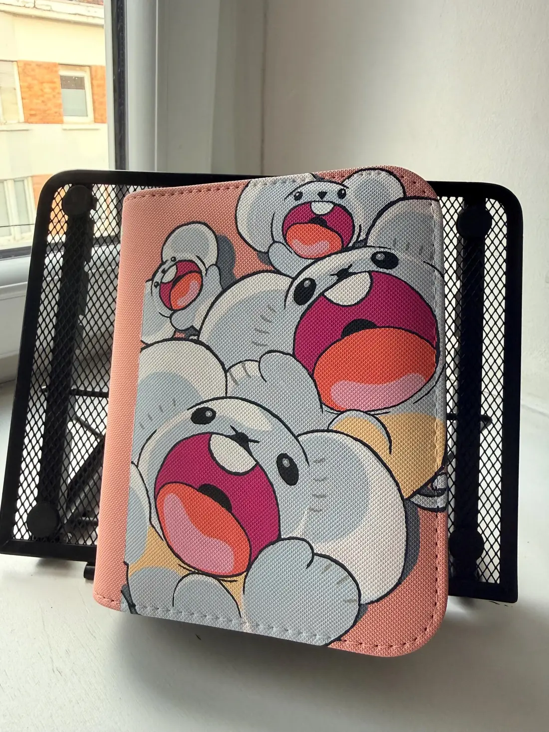 Custom handpainted glow-in-the-dark Shiny Maushold toploader binder