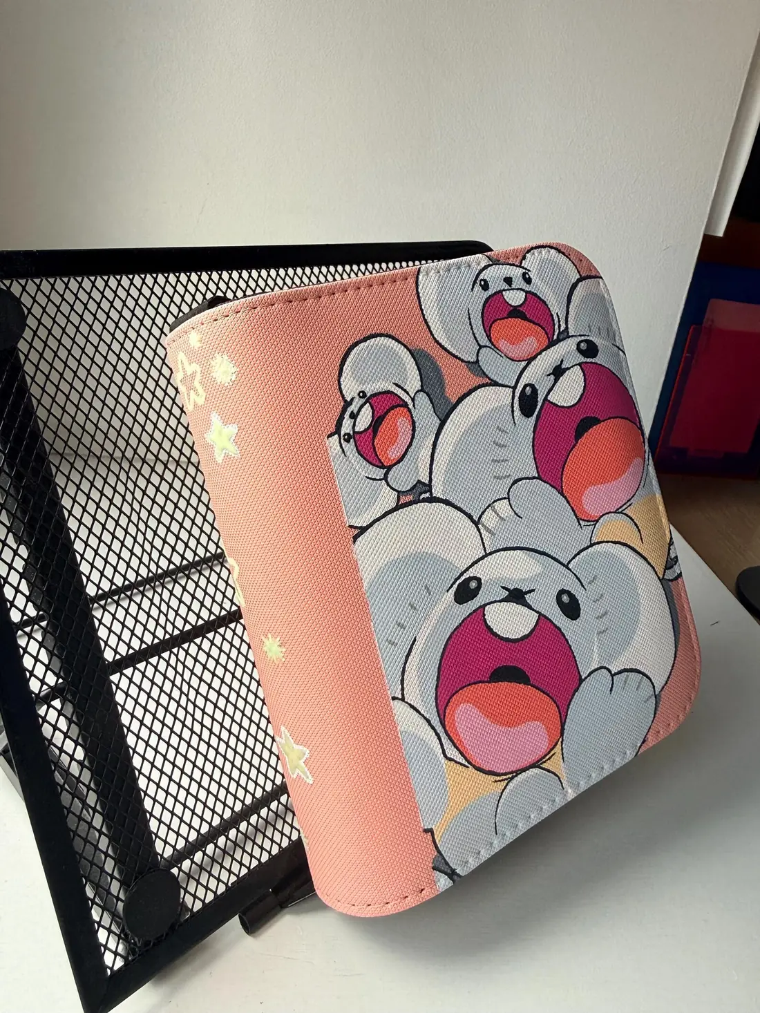 Custom handpainted glow-in-the-dark Shiny Maushold toploader binder